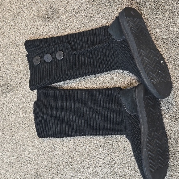 UGG Australia Women 5819 Black Knit Sweater Buttons Boots Shoes Sz 7 - Picture 3 of 8